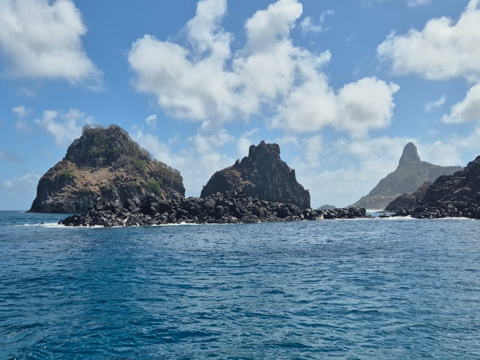Morros dois irmãos e morro do pico